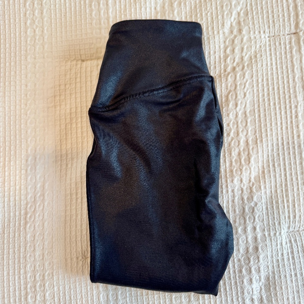 Quince women’s shine high waisted legging